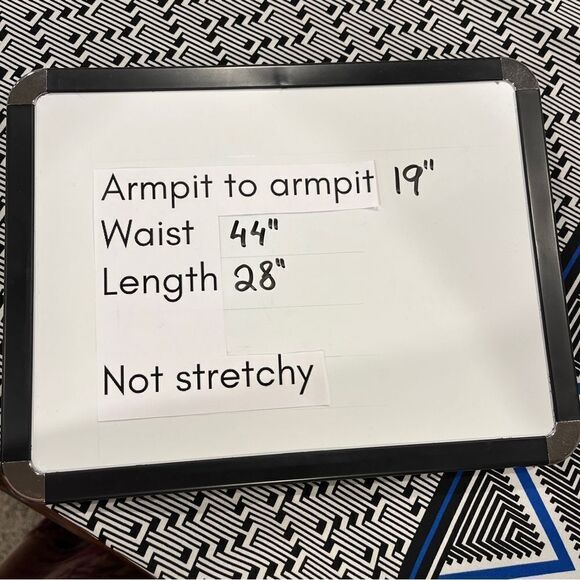 A-line loose fit zig zag print sleeveless blouse - Picture 8 of 13